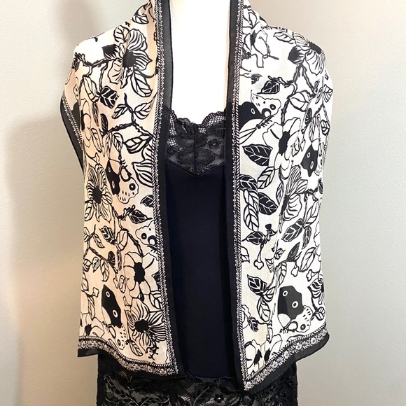 Black & White Floral Silk Rectangle Scarf - Picture 3 of 9